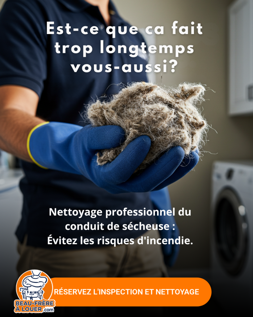 Technicien Beau-frère à louer en uniforme bleu nettoyant un conduit de sécheuse avec une brosse rotative, tenant de la charpie dans une buanderie résidentielle au Québec.
